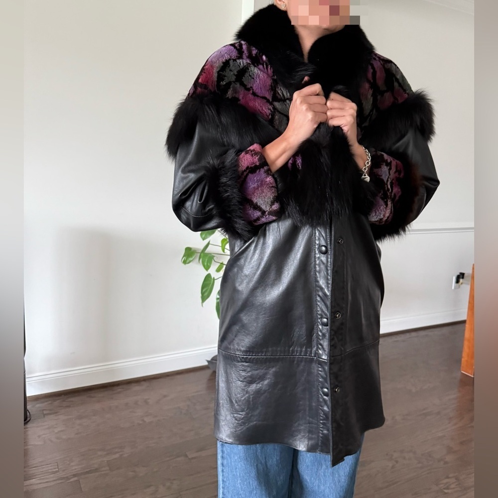 Norma Canada Stylish Black Leather Jacket with  Fur Trim , Size M - Picture 6 of 17